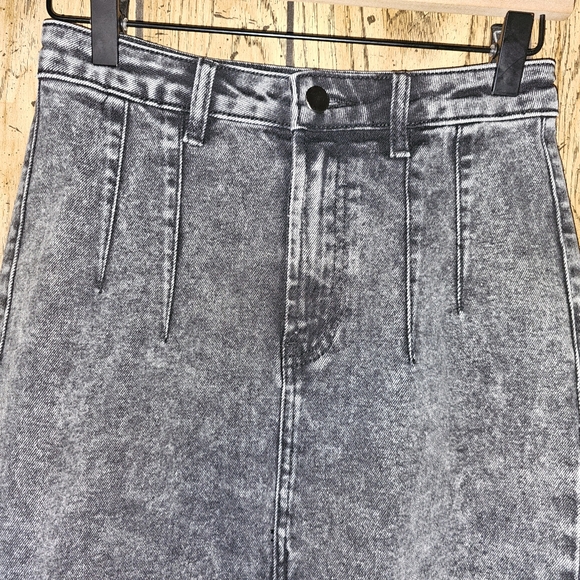 SHOWPO. Janefe Black Acid Wash Split Front Denim Midi Skirt - Size 4 - Picture 5 of 7